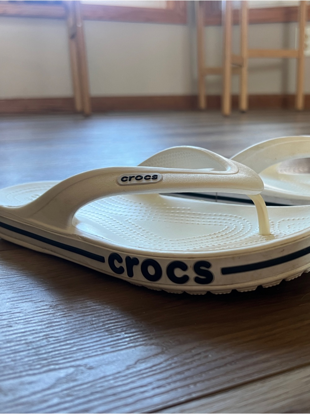 CROCS White Flip Flops size 4/6